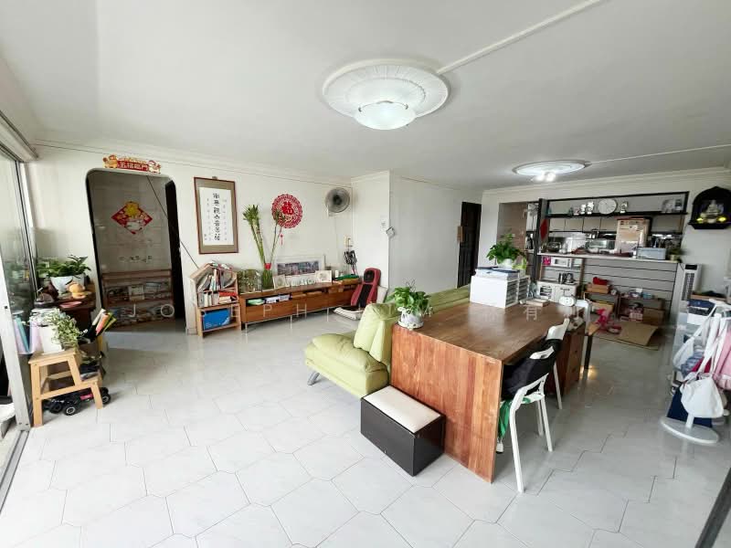 182 Bishan Street 13, 182 Bishan Street 13, 3 Bedrooms, 1,302 sqft, HDB Flat For Sale, by Joseph Lim 林有利, 500201459 - Living Room - PropertyGuru.com.sg