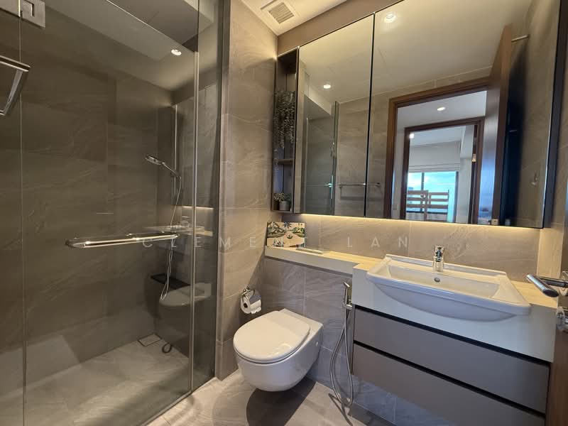 Stirling Residences, 21 Stirling Road, 2 Bedrooms, 689 sqft, Condominium For Rent, by Clement Lan, 500201469 - Bathroom - PropertyGuru.com.sg
