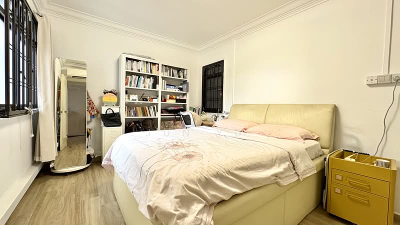 Renovated, High Floor, Corner Unit, 5 mins walk to LRT, , 3 Bedrooms, 1,184 sqft, HDB Flat For Sale, by Jun Yu, 500201472 - Master Bedroom - PropertyGuru.com.sg