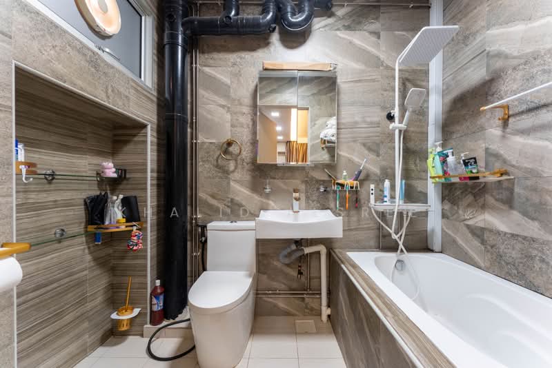 230J Tampines Street 21, 230J Tampines Street 21, Pasir Ris / Tampines, 4 Bedrooms, 1,603 sqft, HDB Flat For Sale, by Khalid Alsree, 500201493 - Bathroom - PropertyGuru.com.sg