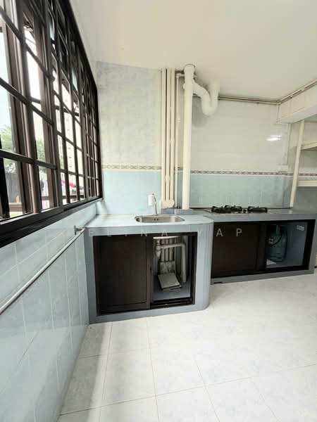 35 Marine Crescent, 35 Marine Crescent, 2 Bedrooms, 635 sqft, HDB Flat For Sale, by Melina Yap, 500201510 - Kitchen - PropertyGuru.com.sg