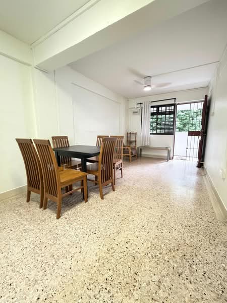 35 Marine Crescent, 35 Marine Crescent, 2 Bedrooms, 635 sqft, HDB Flat For Sale, by Melina Yap, 500201510 - Living Room - PropertyGuru.com.sg