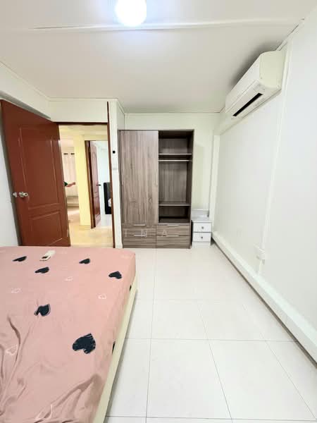 35 Marine Crescent, 35 Marine Crescent, 2 Bedrooms, 635 sqft, HDB Flat For Sale, by Melina Yap, 500201510 - Bedroom - PropertyGuru.com.sg