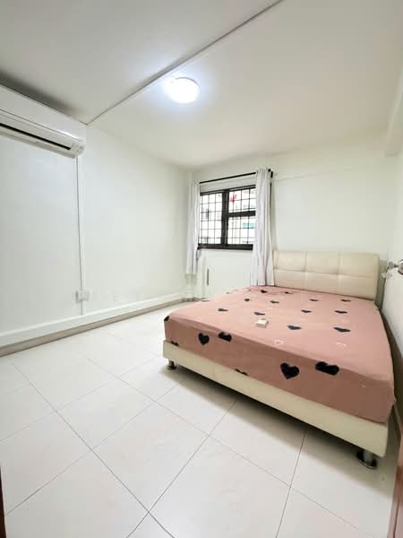 35 Marine Crescent, 35 Marine Crescent, 2 Bedrooms, 635 sqft, HDB Flat For Sale, by Melina Yap, 500201510 - Bedroom - PropertyGuru.com.sg