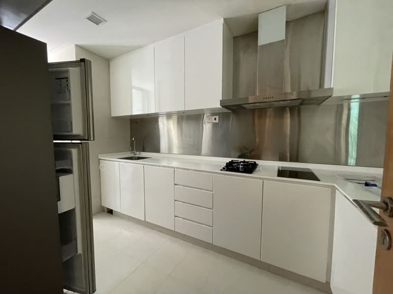 Park Infinia at Wee Nam, 2 Lincoln Road, 2 Bedrooms, 893 sqft, Condominium For Sale, by Charis Seah, 500201511 - Kitchen - PropertyGuru.com.sg