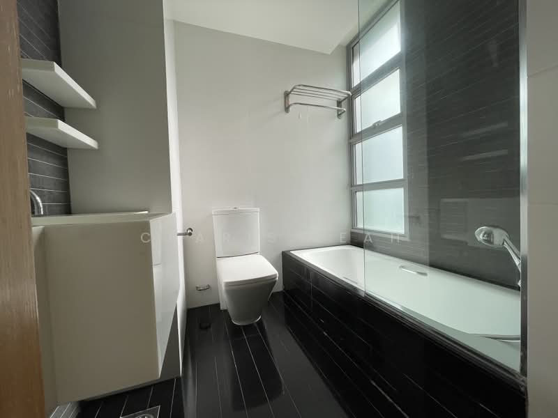 Park Infinia at Wee Nam, 2 Lincoln Road, 2 Bedrooms, 893 sqft, Condominium For Sale, by Charis Seah, 500201511 - Bathroom - PropertyGuru.com.sg