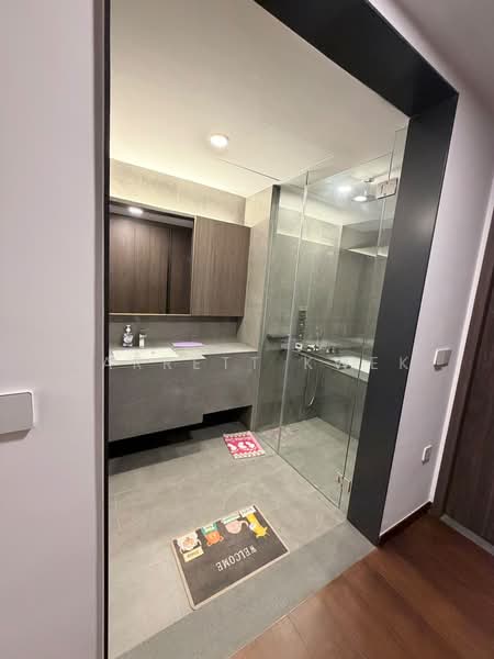 Midtown Modern, 18 Tan Quee Lan Street, 4 Bedrooms, 1,808 sqft, Condominium For Sale, by Jarrett Kwek, 500201512 - Bathroom - PropertyGuru.com.sg