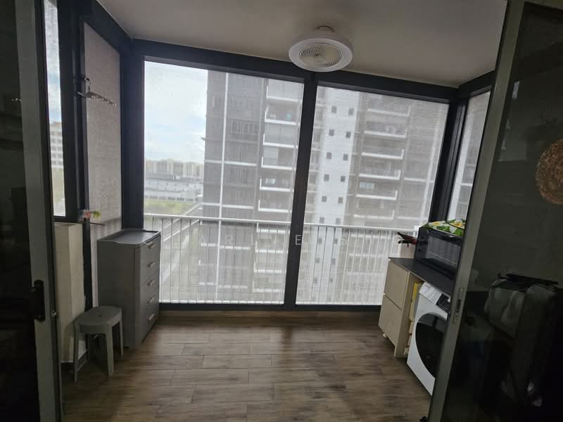 La Fiesta, 60 Sengkang Square, 3 Bedrooms, 829 sqft, Condominium For Sale, by Charlie Sng, 500201515 - Balcony - PropertyGuru.com.sg