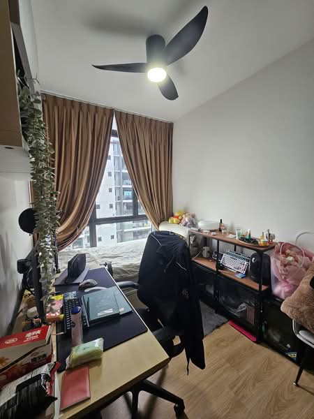 La Fiesta, 60 Sengkang Square, 3 Bedrooms, 829 sqft, Condominium For Sale, by Charlie Sng, 500201515 - Bedroom - PropertyGuru.com.sg