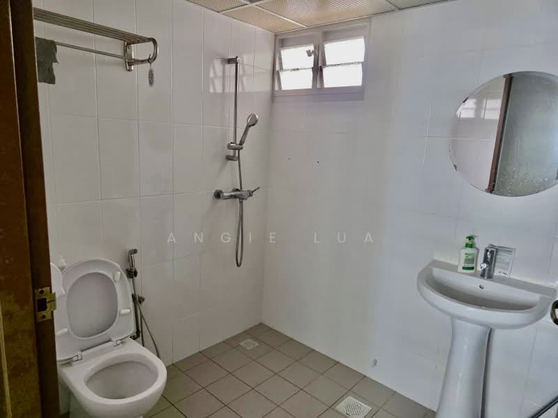 871B Tampines Street 86, 871B Tampines Street 86, 3 Bedrooms, 1,216 sqft, HDB Flat For Rent, by Angie Lua, 500201519 - Bathroom - PropertyGuru.com.sg