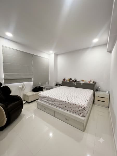 Lakepoint Condo, 2 Lakepoint Drive, 4 Bedrooms, 2,734 sqft, Condominium For Sale, by Caroline Yang, 500201533 - Bedroom - PropertyGuru.com.sg