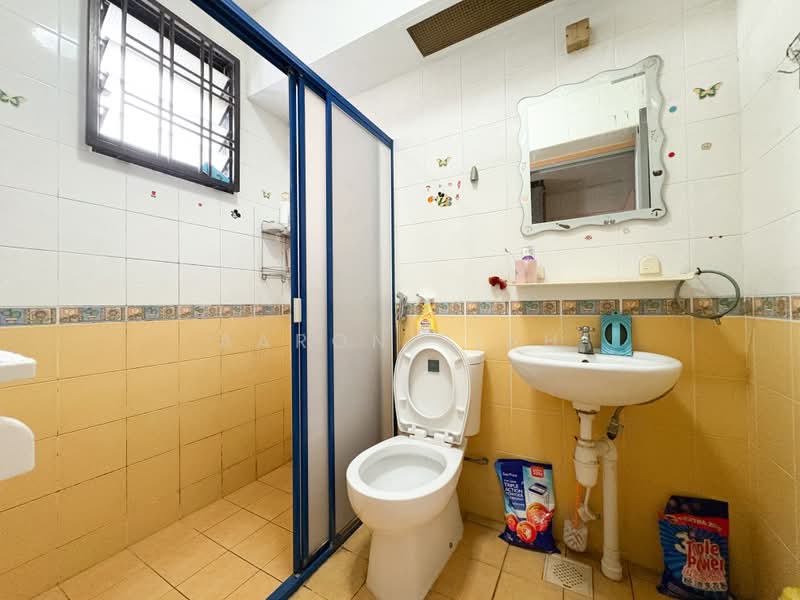510B Wellington Circle, 510B Wellington Circle, Room Rental, 150 sqft, HDB Flat For Rent, by Aaron Siah, 500201539 - Bathroom - PropertyGuru.com.sg