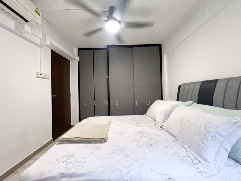 252 Hougang Avenue 3, 252 Hougang Avenue 3, 2 Bedrooms, 721 sqft, HDB Flat For Sale, by Reene Tok, 500201540 - Bedroom - PropertyGuru.com.sg