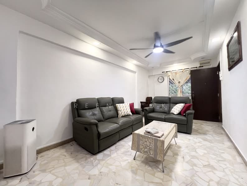 252 Hougang Avenue 3, 252 Hougang Avenue 3, 2 Bedrooms, 721 sqft, HDB Flat For Sale, by Reene Tok, 500201540 - Living Room - PropertyGuru.com.sg
