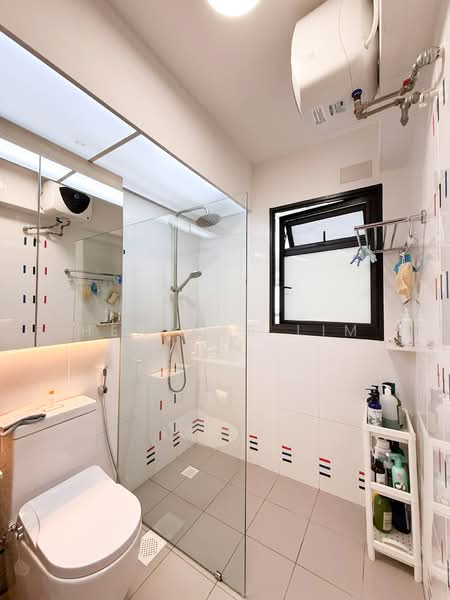 104A Bidadari Park Drive, 104A Bidadari Park Drive, 3 Bedrooms, 1,001 sqft, HDB Flat For Sale, by HEATHER LIM, 500201541 - Bathroom - PropertyGuru.com.sg