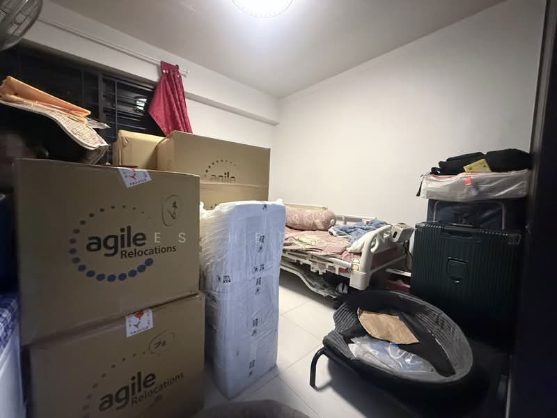 227 Lorong 8 Toa Payoh, 227 Lorong 8 Toa Payoh, 3 Bedrooms, 883 sqft, HDB Flat For Sale, by Esther Tan, 500201542 - Bedroom - PropertyGuru.com.sg