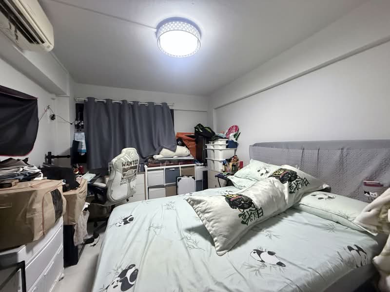 227 Lorong 8 Toa Payoh, 227 Lorong 8 Toa Payoh, 3 Bedrooms, 883 sqft, HDB Flat For Sale, by Esther Tan, 500201542 - Bedroom - PropertyGuru.com.sg