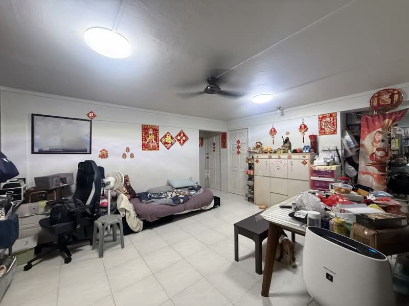227 Lorong 8 Toa Payoh, 227 Lorong 8 Toa Payoh, 3 Bedrooms, 883 sqft, HDB Flat For Sale, by Esther Tan, 500201542 - Living Room - PropertyGuru.com.sg