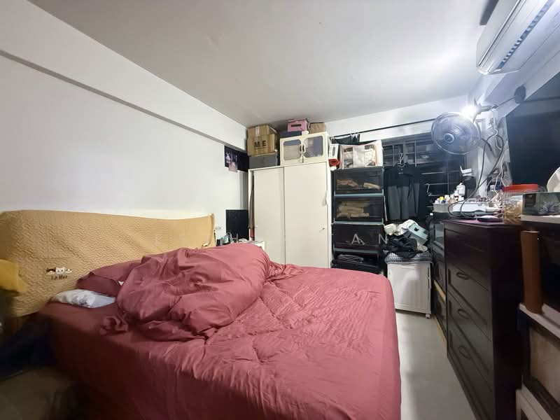 227 Lorong 8 Toa Payoh, 227 Lorong 8 Toa Payoh, 3 Bedrooms, 883 sqft, HDB Flat For Sale, by Esther Tan, 500201542 - Bedroom - PropertyGuru.com.sg