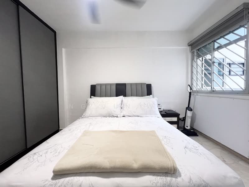 252 Hougang Avenue 3, 252 Hougang Avenue 3, 2 Bedrooms, 721 sqft, HDB Flat For Sale, by Ng Jun Wei, 500201546 - Bedroom - PropertyGuru.com.sg