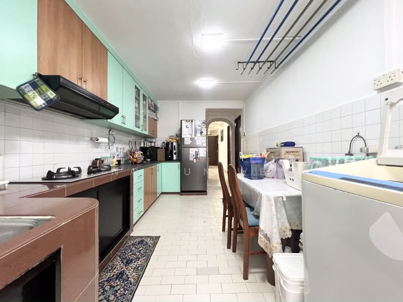 252 Hougang Avenue 3, 252 Hougang Avenue 3, 2 Bedrooms, 721 sqft, HDB Flat For Sale, by Ng Jun Wei, 500201546 - Kitchen - PropertyGuru.com.sg