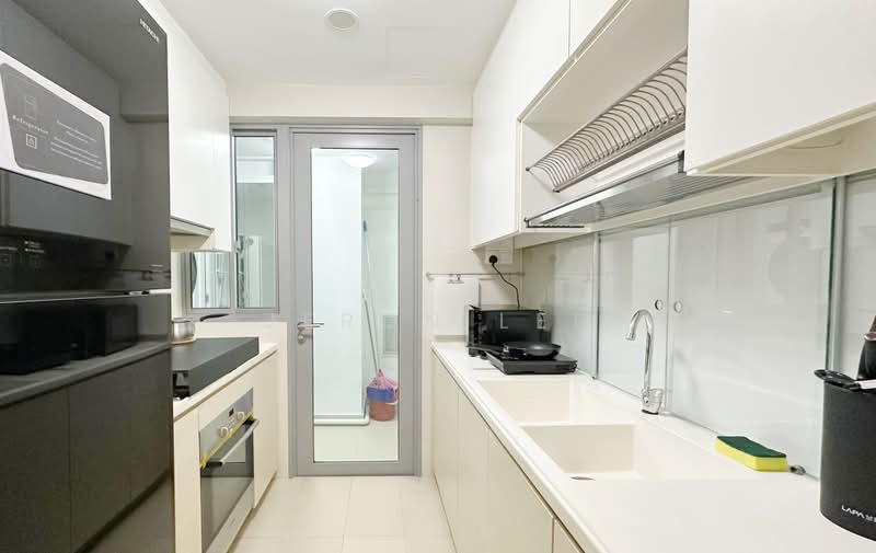 A Treasure Trove, 60 Punggol Walk, Room Rental, 165 sqft, Condominium For Rent, by Jeron Lee, 500201555 - Kitchen - PropertyGuru.com.sg