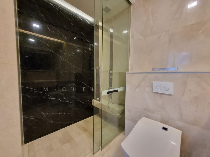 The Scotts Tower, 38 Scotts Road, 2 Bedrooms, 807 sqft, Condominium For Rent, by Michelle Yang, 500201559 - Bathroom - PropertyGuru.com.sg