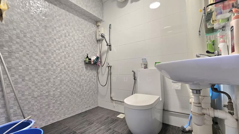 289D Bukit Batok Street 25, 289D Bukit Batok Street 25, 3 Bedrooms, 1,292 sqft, HDB Flat For Sale, by CD Sung, 500201565 - Bathroom - PropertyGuru.com.sg