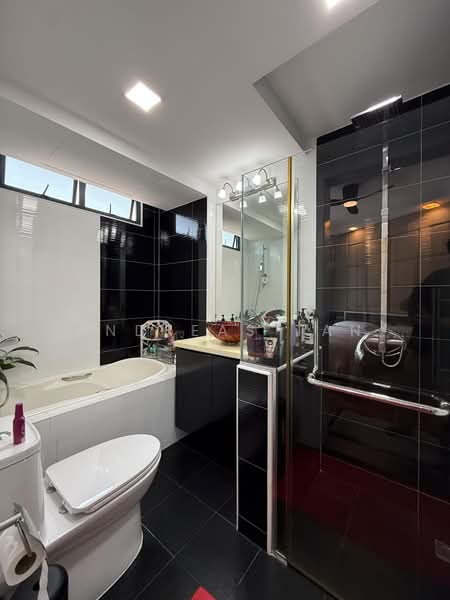 Regent Grove, 52 Choa Chu Kang North 7, 3 Bedrooms, 1,550 sqft, Condominium For Sale, by Andreas Tan, 500201566 - Bathroom - PropertyGuru.com.sg