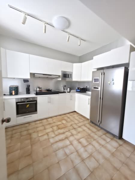 Riverwalk Apartments, 20 Upper Circular Road, 3 Bedrooms, 1,615 sqft, Apartment For Sale, by Leng ., 500201574 - Kitchen - PropertyGuru.com.sg
