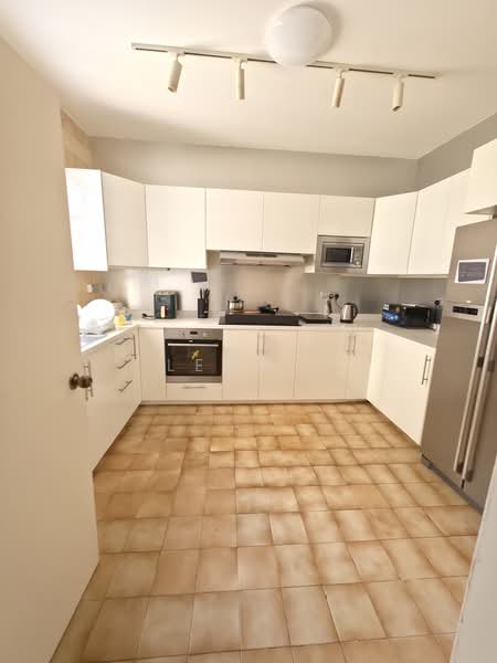 Riverwalk Apartments, 20 Upper Circular Road, 3 Bedrooms, 1,615 sqft, Apartment For Sale, by Leng ., 500201574 - Kitchen - PropertyGuru.com.sg