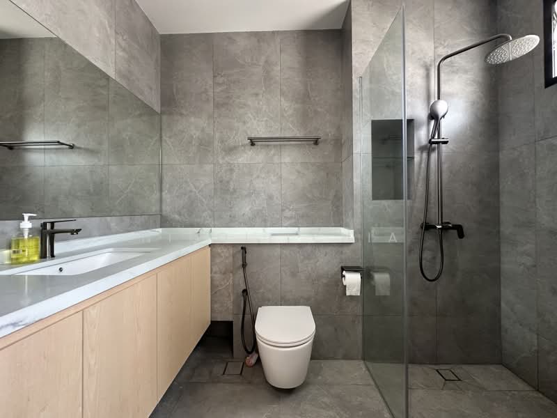 Kembangan estate, Lorong Marican, Lorong Melayu, Lor Mydin, Kembagan estate, 8 Bedrooms, 7,789 sqft, Semi-Detached House For Sale, by Nicole Chia, 500201577 - Bathroom - PropertyGuru.com.sg