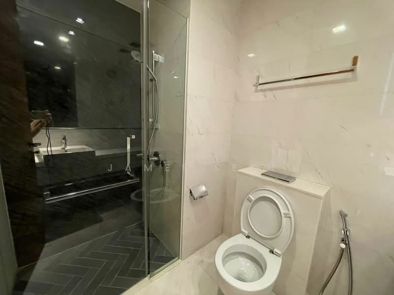 Altez, 16 Enggor Street, 2 Bedrooms, 1,109 sqft, Condominium For Sale, by James Seah, 500201591 - Bathroom - PropertyGuru.com.sg