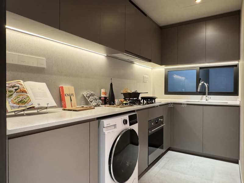 Springleaf Residence, 811 Upper Thomson Road, 5 Bedrooms, 1,453 sqft, Condominium For Sale, by Ariel Ng 黄笠屏, 500201594 - Kitchen - PropertyGuru.com.sg
