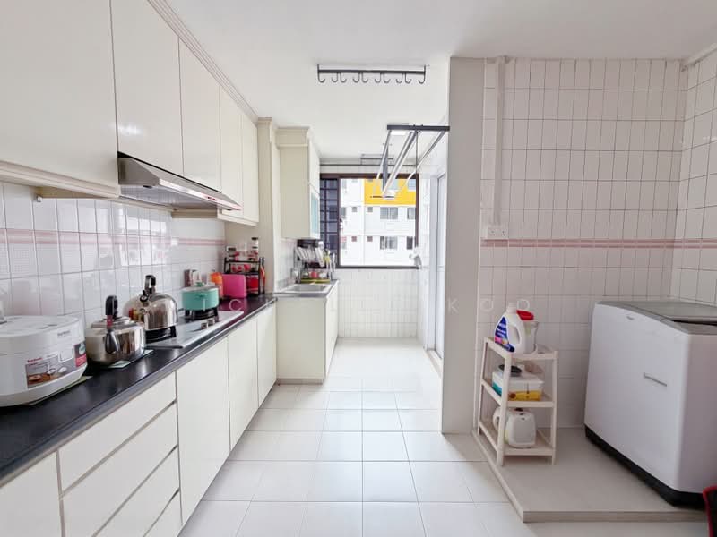 838 Jurong West Street 81, 838 Jurong West Street 81, 3 Bedrooms, 1,119 sqft, HDB Flat For Sale, by Michelle Koo, 500201603 - Kitchen - PropertyGuru.com.sg