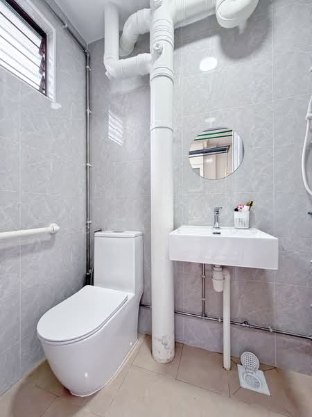 838 Jurong West Street 81, 838 Jurong West Street 81, 3 Bedrooms, 1,119 sqft, HDB Flat For Sale, by Michelle Koo, 500201603 - Bathroom - PropertyGuru.com.sg
