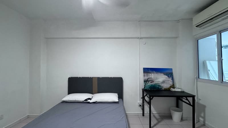 Pandan Valley, 1 Pandan Valley, Room Rental, 100 sqft, Condominium For Rent, by Karen Tan, 500201607 - Bedroom - PropertyGuru.com.sg