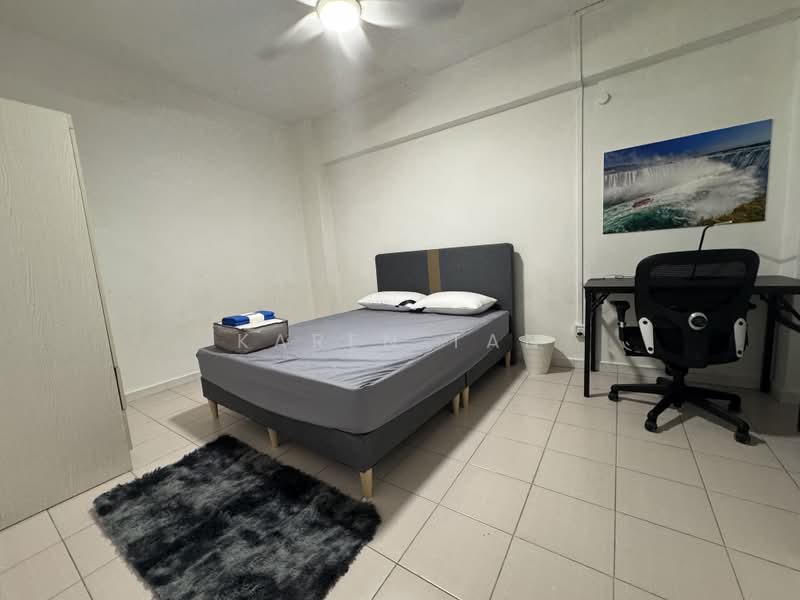 Pandan Valley, 1 Pandan Valley, Room Rental, 100 sqft, Condominium For Rent, by Karen Tan, 500201607 - Bedroom - PropertyGuru.com.sg