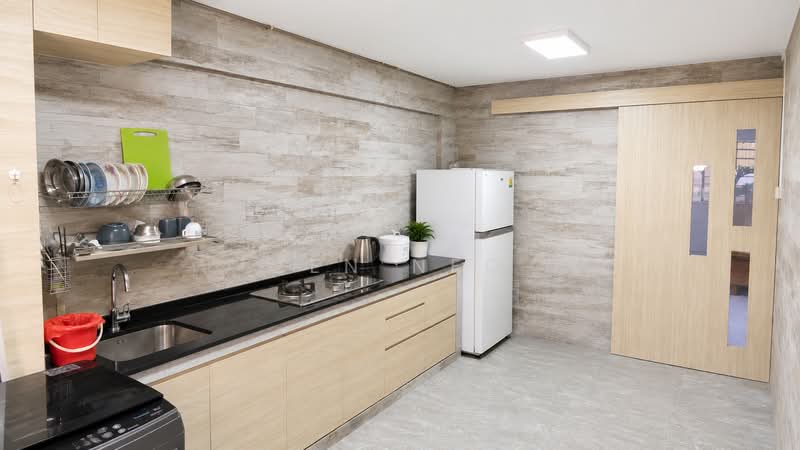 214 Tampines Street 23, 214 Tampines Street 23, 2 Bedrooms, 721 sqft, HDB Flat For Rent, by Zen Neo, 500201615 - Kitchen - PropertyGuru.com.sg
