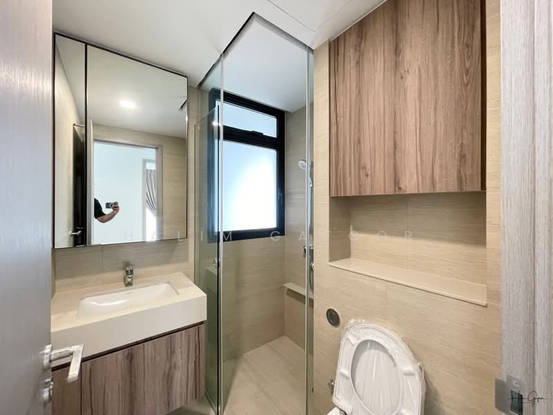 The Garden Residences, 1 Serangoon North View, 3 Bedrooms, 1,033 sqft, Condominium For Rent, by Halim Gafoor, 500201622 - Bathroom - PropertyGuru.com.sg