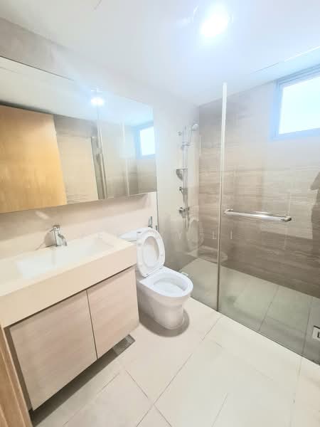 A Treasure Trove, 70 Punggol Walk, 3 Bedrooms, 1,130 sqft, Condominium For Rent, by Jeremy Li, 500201623 - Bathroom - PropertyGuru.com.sg