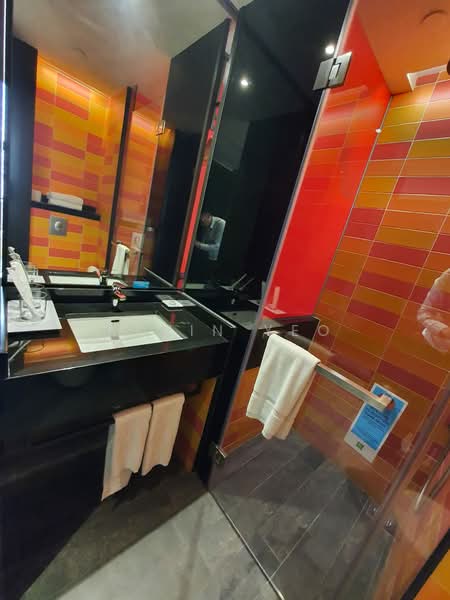 Resort style living | Convenience at door step, , Room Rental, 120 sqft, Apartment For Rent, by Kevin Yeo, 500201628 - Bathroom - PropertyGuru.com.sg