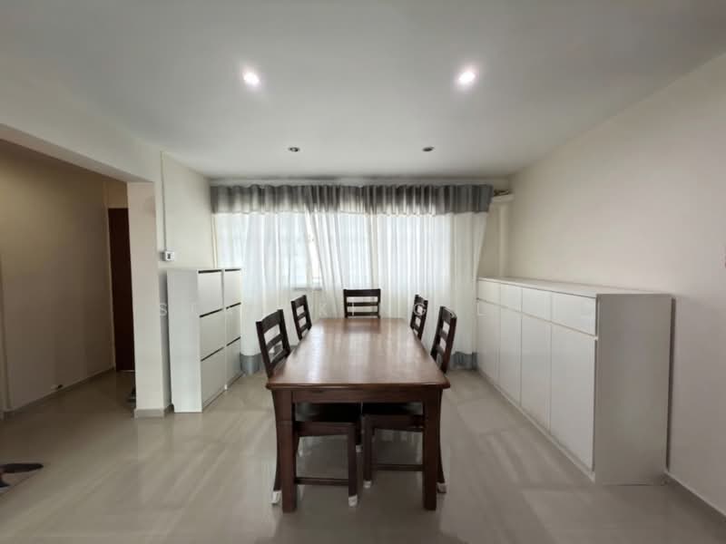 469 Jurong West Street 41, 469 Jurong West Street 41, 3 Bedrooms, 1,625 sqft, HDB Flat For Sale, by Sean King Lee, 500201629 - Dining Room - PropertyGuru.com.sg