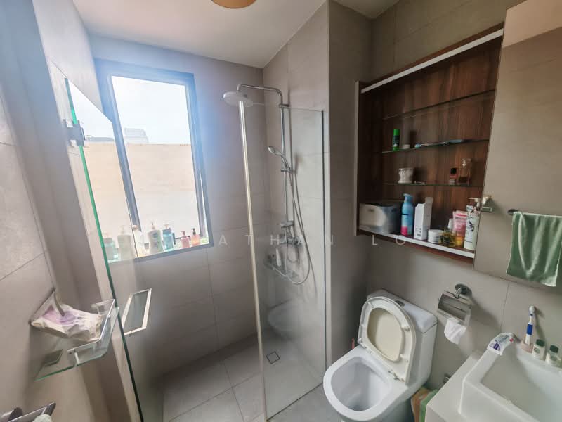 Neem Tree, 30 Jalan Kemaman, 2 Bedrooms, 624 sqft, Apartment For Rent, by Jonathan Lo, 500201630 - Bathroom - PropertyGuru.com.sg