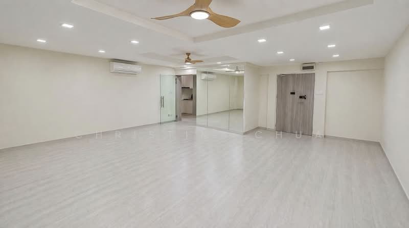 244 Compassvale Road, 244 Compassvale Road, 3 Bedrooms, 1,238 sqft, HDB Flat For Sale, by Christina Chua, 500201650 - Living Room - PropertyGuru.com.sg