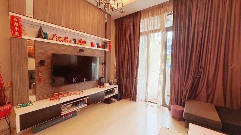 Charlton Villas, 25E Charlton Lane, 5 Bedrooms, 2,723 sqft, Terraced House For Sale, by Kelly Kay, 500201651 - Living Room - PropertyGuru.com.sg