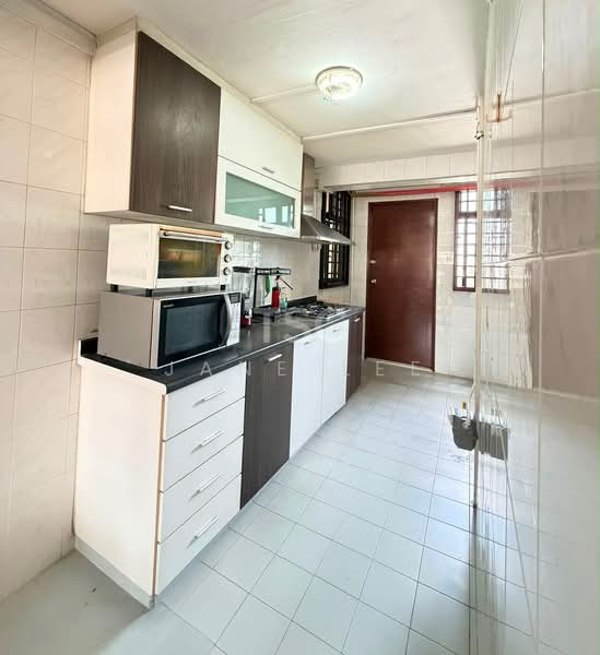 107 Jalan Bukit Merah, 107 Jalan Bukit Merah, 2 Bedrooms, 678 sqft, HDB Flat For Rent, by Jane Lee, 500201663 - Kitchen - PropertyGuru.com.sg