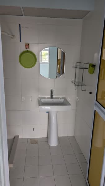 494D Tampines Street 43, 494D Tampines Street 43, 2 Bedrooms, 764 sqft, HDB Flat For Rent, by Dave Ong, 500201698 - Bathroom - PropertyGuru.com.sg
