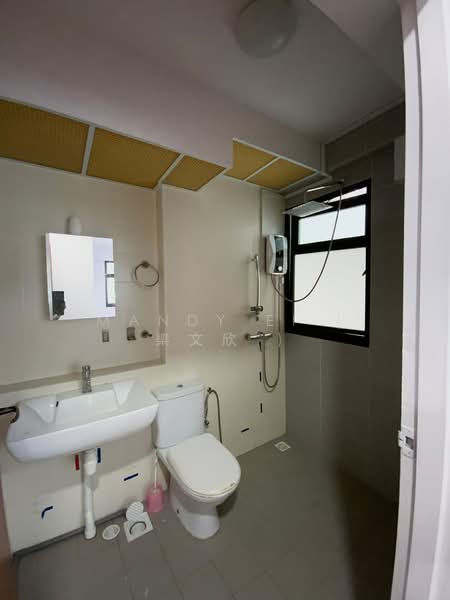 808D Choa Chu Kang Avenue 1, 808D Choa Chu Kang Avenue 1, 3 Bedrooms, 990 sqft, HDB Flat For Sale, by Mandy Ei ( 梁文欣 ), 500201699 - Bathroom - PropertyGuru.com.sg