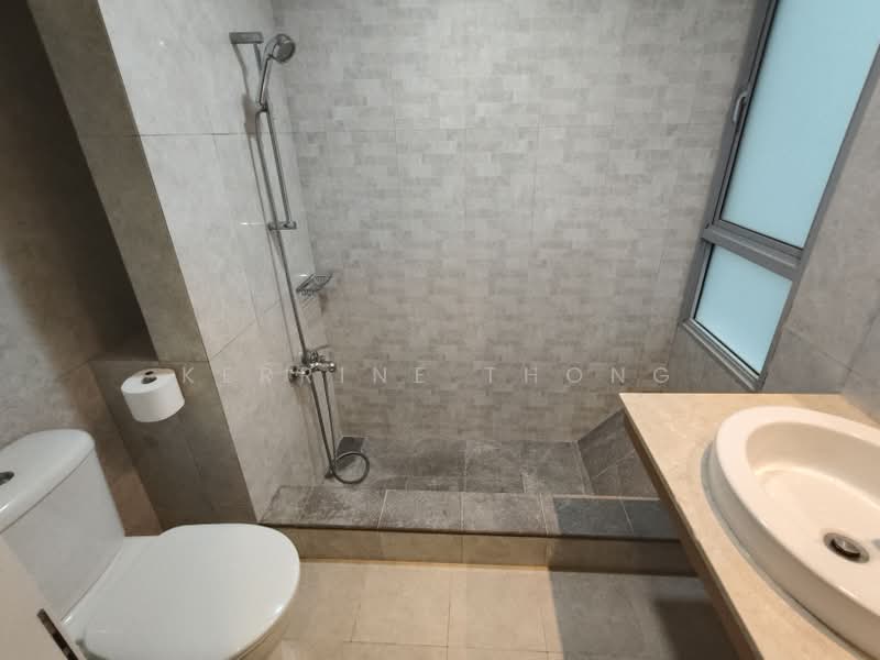 The Lakeshore, 33 Jurong West Street 41, Room Rental, 120 sqft, Condominium For Rent, by Kerrine Thong, 500201702 - Bathroom - PropertyGuru.com.sg